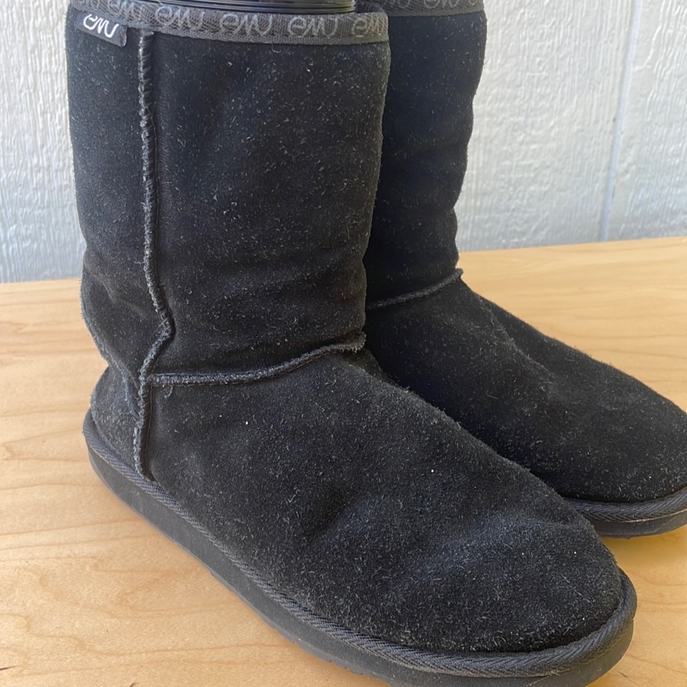 EMU Australia Bronte Lo Suede and Merino Wool size 9